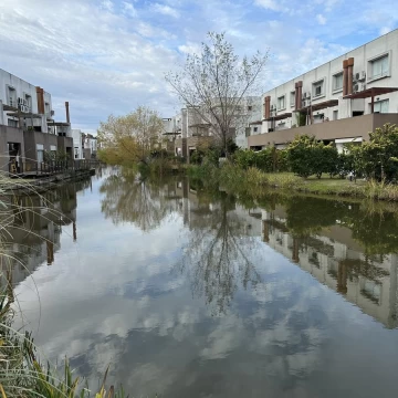 Departamento 3 Ambientes en Planta Baja con Jardín y Vista Al Lago - Lago del Sendero, Nordelta.