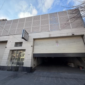 Depósito en alquiler - 1400 m2 -  Paternal