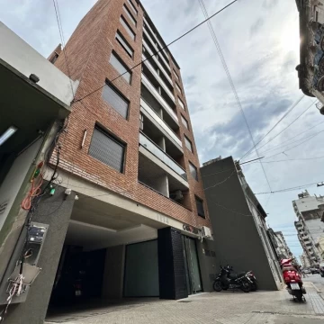 ALQUILERT MONOAMBIENTE CENTRICO C/PATIO