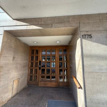 Departamento de 3 ambientes con patio