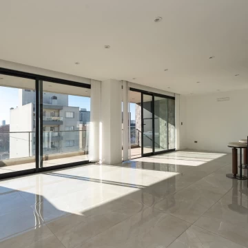 Piso de Categoria C/ Cochera a estrenar. Caseros