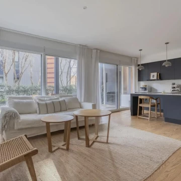 Departamento en alquier con jardin en casa living