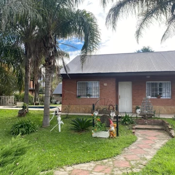 Venta casa,  2 dormitorios, pileta, Parque Sakura, Exaltacion de la Cruz