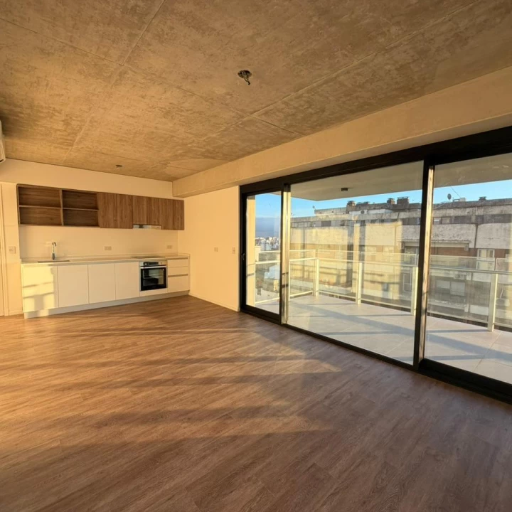 Alquiler 3 ambientes sin muebles, con cochera. Piso alto Quartier Del Bajo - Puerto Madero