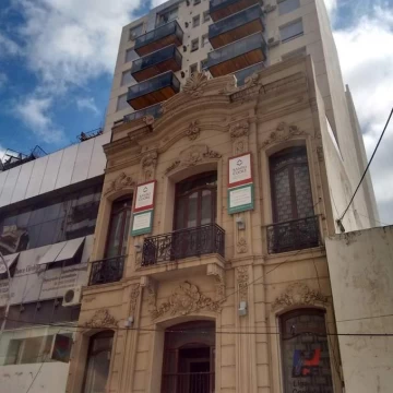 ALQUILER – Departamento de 1 dormitorio con balcón en pleno Centro, a metros de La Cañada