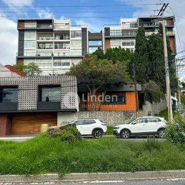 Casa en Venta Para Uso Comercial en Calle San Martin Texmelucan,  La Paz, Puebla.