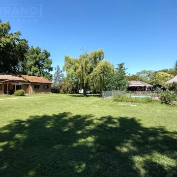 Venta. Casa 4 Ambientes. Amoblada. Con Pileta Y Quincho. Barrio Parque La Verdad
