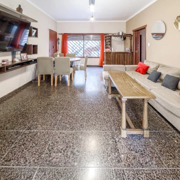 Venta PH en Flores de 3 ambientes con patio, terraza y quincho