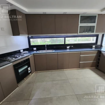 Venta - Casa de 3 dormitorios - Villa Catalina - Rio Ceballos