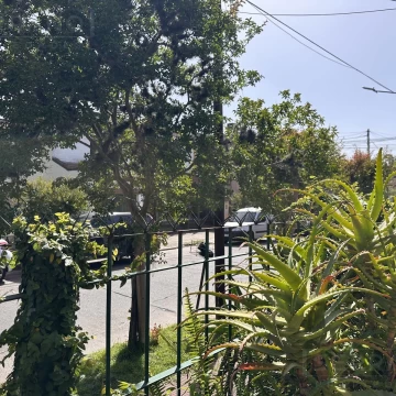 Casa en venta de 3 amb. con jardín y un amplio garaje en Tigre centro a metros del río
