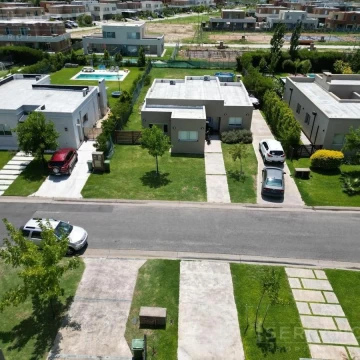 Venta casa 3 dormitorios mas dependencia en San Gabriel, Villanueva