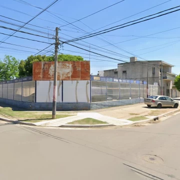 Cochera en esquina de 560 m2 - Rosario