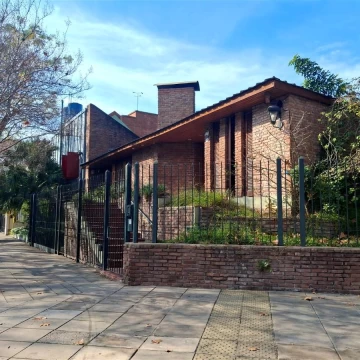 Alquiler Casa en Belgrano R. 5 ambientes.