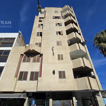 Alberdi - 2 Dorm - Balcon al frente