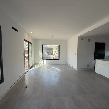 Casa a estrenar de dos dormitorios en una sola planta-Funes