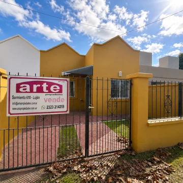 Departamento Dúplex  3 ambientes en venta en lujan Planta Baja con Patio y Cochera