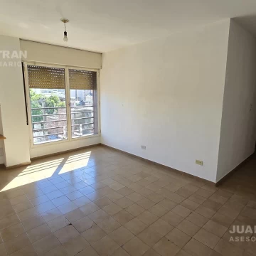 Departamento de 2 dormitorios en alquiler - Barrio Alberdi - Duarte Quiros 1000