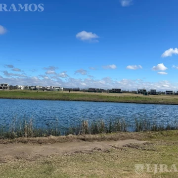 Terreno en Puertos del Lago - BARRIO AMARRAS