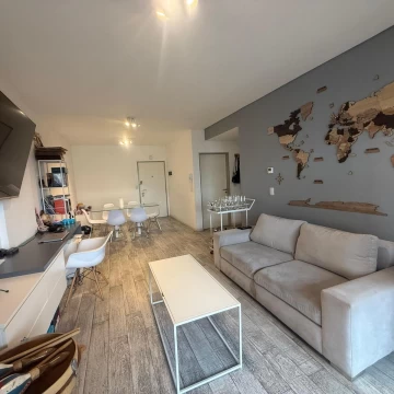 Departamento en Venta de 3 Amb al Fente con Cochera 