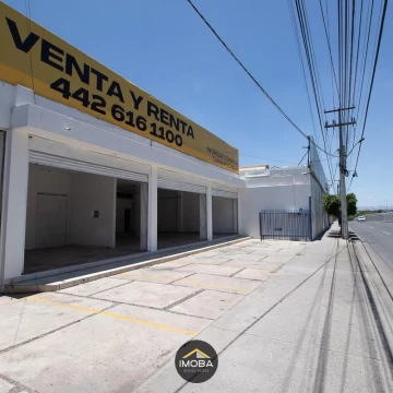 Ubicación comercial estratégica sobre Bernardo Quintana en Venta y Renta