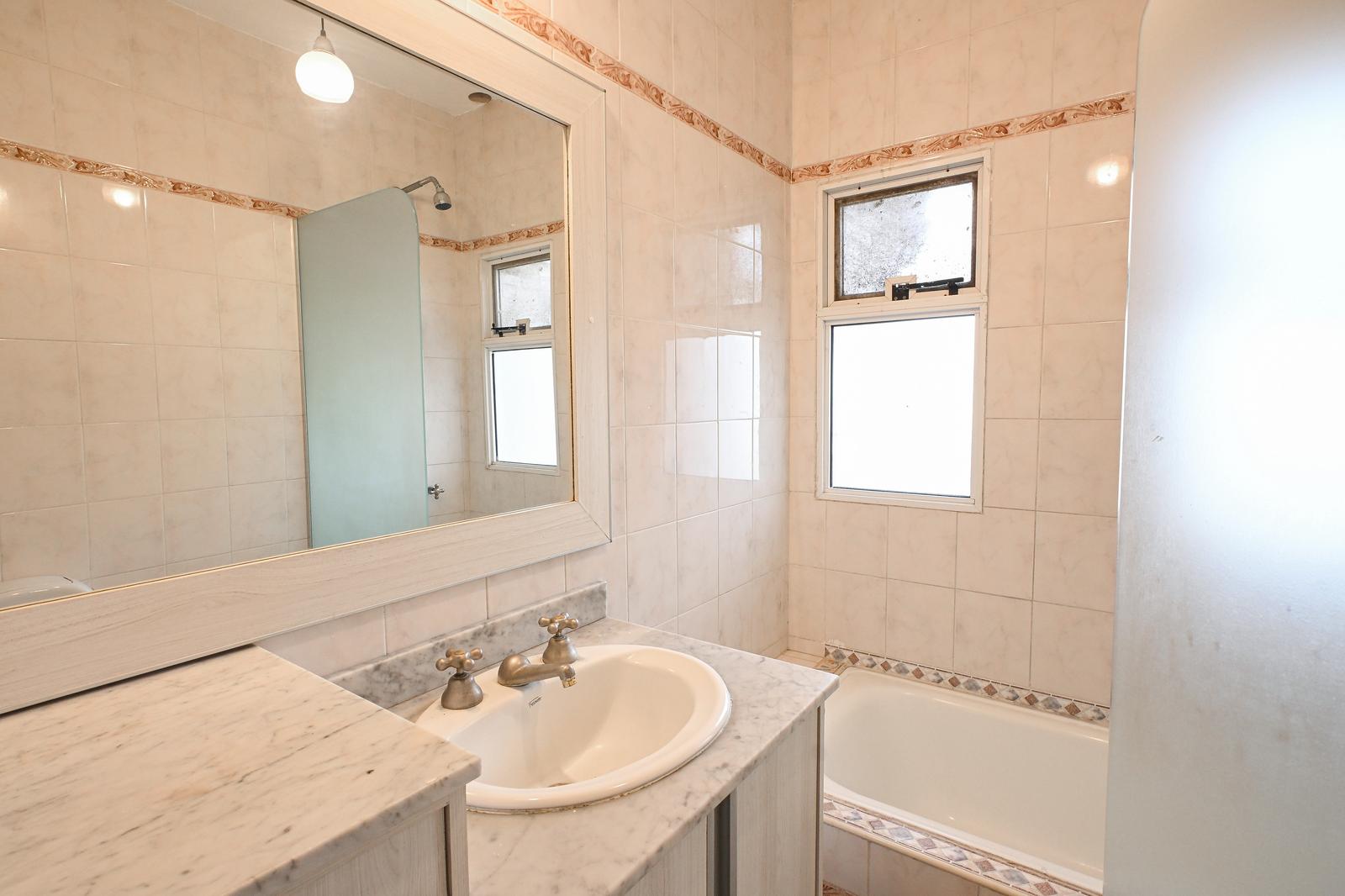 Baño completo planta alta