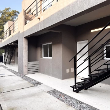 Departamento en complejo, cerca al Shoping Palmas del Pilar