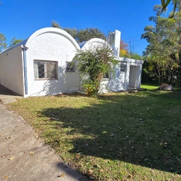 CASA EN VENTA 4 AMBIENTES CON QUINCO, PARRILLA, PILETA EN PILAR