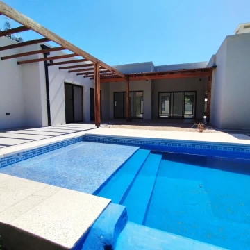 Alquiler Casa 4 Ambientes A Estrenar Piscina Loma Verde Escobar