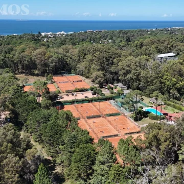 4 AMB - A ESTRENAR EN PUNTA DEL ESTE.