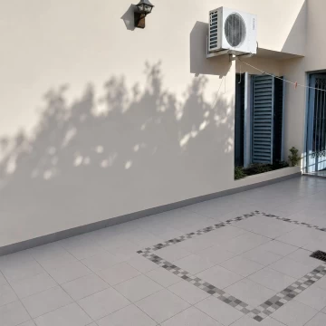 venta de casa 4 ambientes con galpon La Tablada
