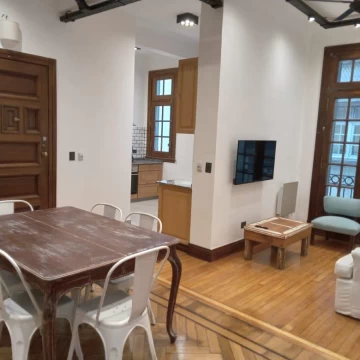 Departamento en venta 3 ambientes reciclado, Edificio del Arco, patrimonio protegido, Monserrat"