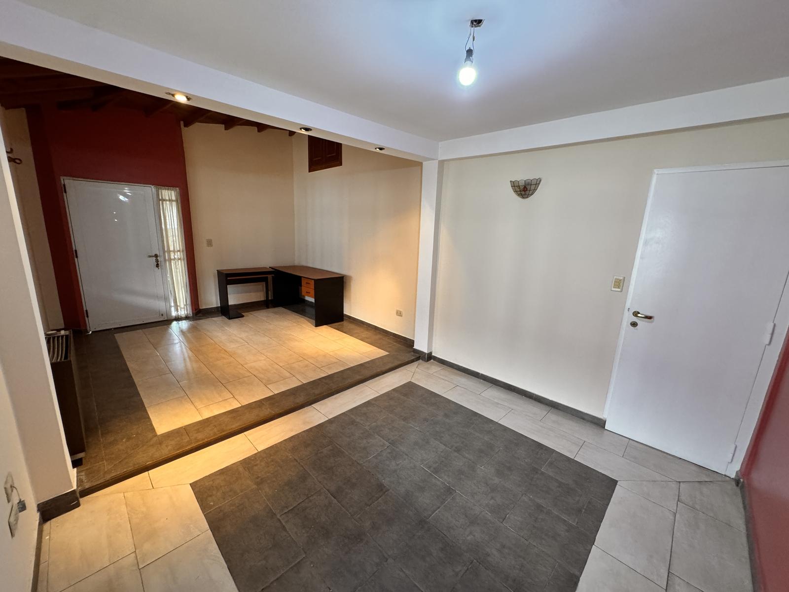 Venta Casa 4 Ambientes y Monoambiente con Cocheras Jardín Parrilla en Villa Celina - 3
