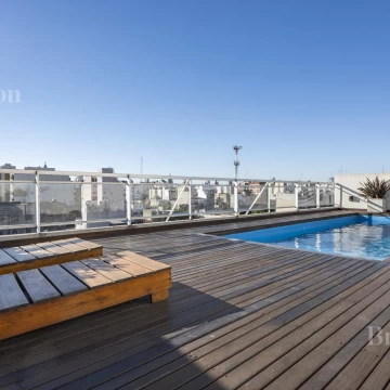 Luminoso monoambiente con amenities. 