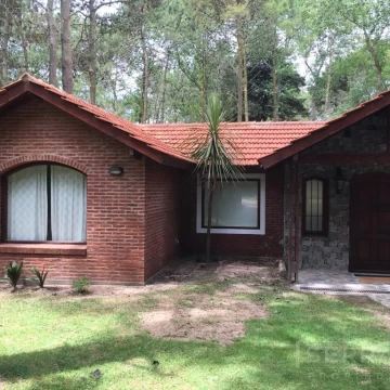 Venta, Casa de 3 dormitorios, 1 suite, Depcia. Parque. Carilo, Costa Atlántica, Pinamar