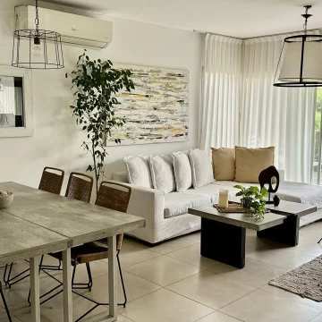 Venta Triplex de 3 dormitorios sobre al agua en Sendero, Nordelta.