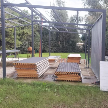 Venta Casa a terminar, estructura de metal, Parque Sakura,  calle Storni al 300,  Exalt. de la Cruz