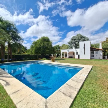 Venta casa 3 dorm, 2 baños,  lote de 1460 m2 en Parque Sakura, Exaltacion de la Cruz. Apta Credito