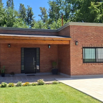 Venta casa 3 ambientes sobre lote 1950 m2 en Parque Sakura III, Exaltacion de la Cruz, APTA CREDITO