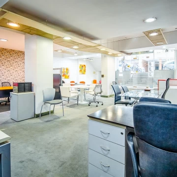 VENTA O ALQUILER DE LOCAL EN RECOLETA