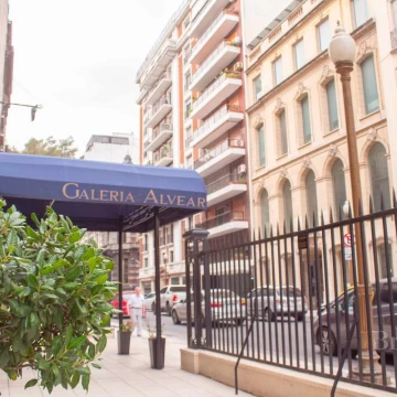 Departamento en Recoleta- Av. Alvear 1700