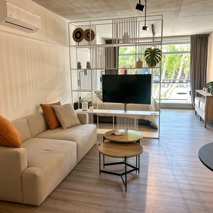 Excelente loft en alquiler temporario con cochera. Distrito Quartier, Retiro.