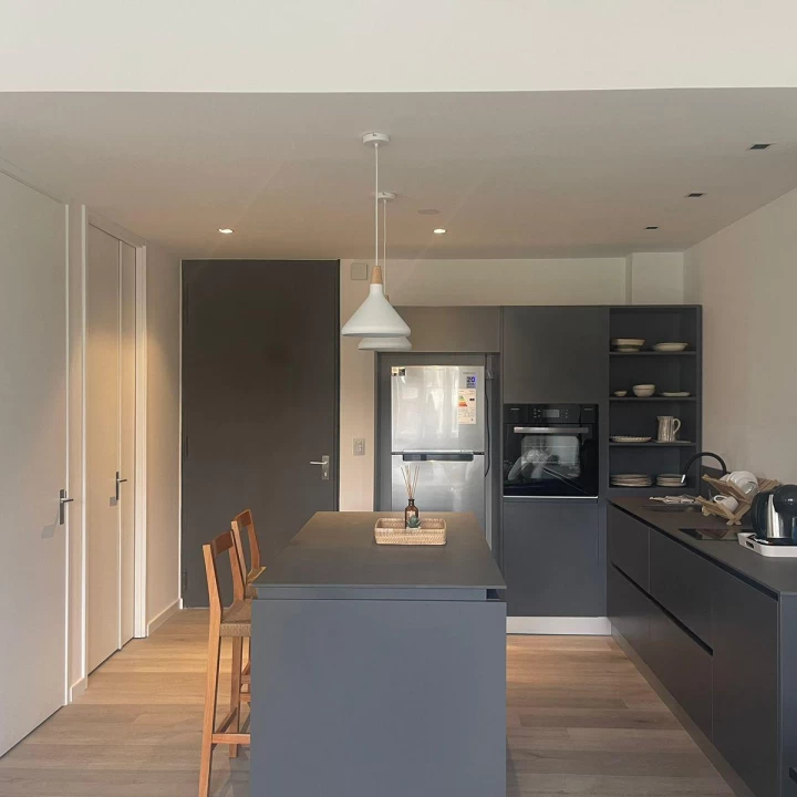 Excelente loft en venta, amoblado equipado y cochera. Distrito Quartier, Retiro.