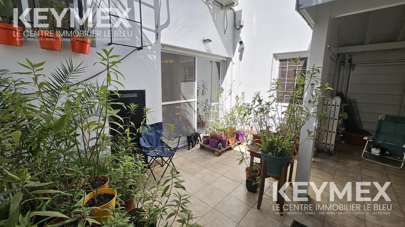 patio interno con mucha luz