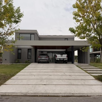 Casa en El Canton - Golf