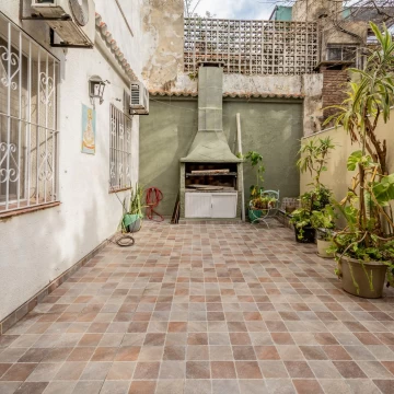 Venta - Departamento 4 amb con Patio en Floresta - Permuta
