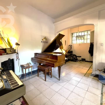 PH en Colegiales con espíritu creativo, mucha luz y ambientes amplios - 91 m2 cub.