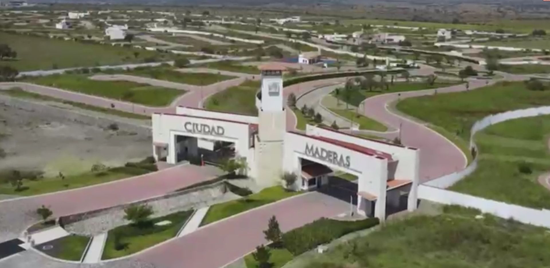 LOTES HABITACIONALES Y COMERCIALES 10.jpg