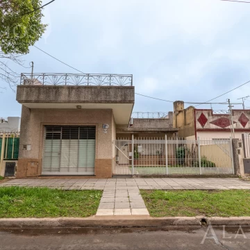 VENTA CASA 3 AMBIENTES EN VILLA BOSCH  IMPERDIBLE