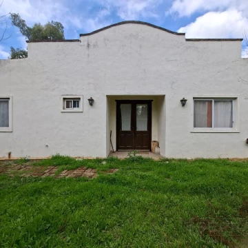 Venta Casa,  4 dormitorios, 2 baños, Parque Sakura, Galvez al 500, Apto Crédito
