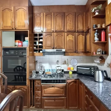 Venta casa 4 ambientes mas departamento cochera terraza Apto credito Merlo